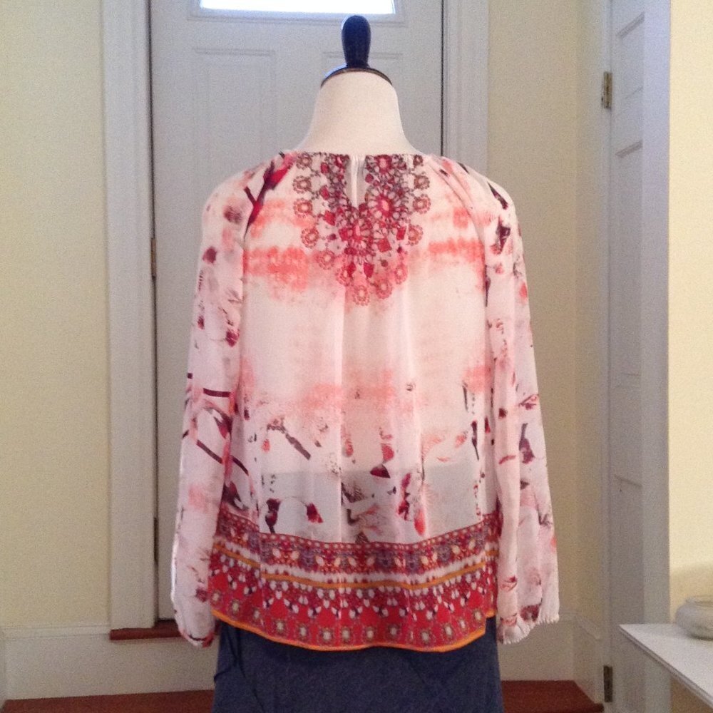 Jennifer Lopez Light flowy long sleeve top Medium - Picture 2 of 3